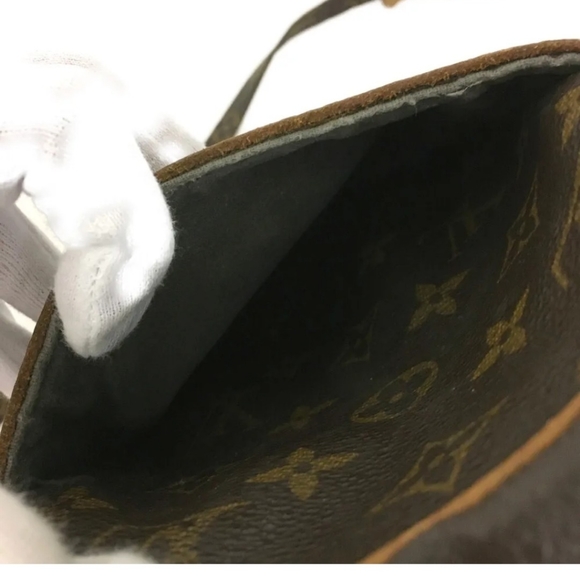 Louis Vuitton Danube Monogram Crossbody Shoulder Bag - Picture 5 of 11
